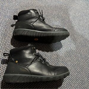 Bogs leather boots. Waterproof. Durafresh. GUC. Men’s Sz 12.